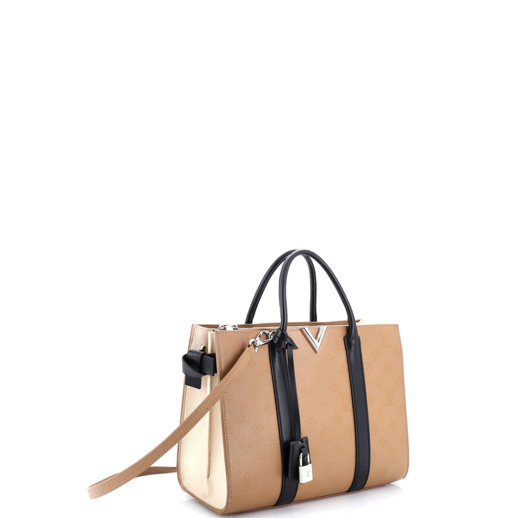 Very Tote Monogram Leather MM