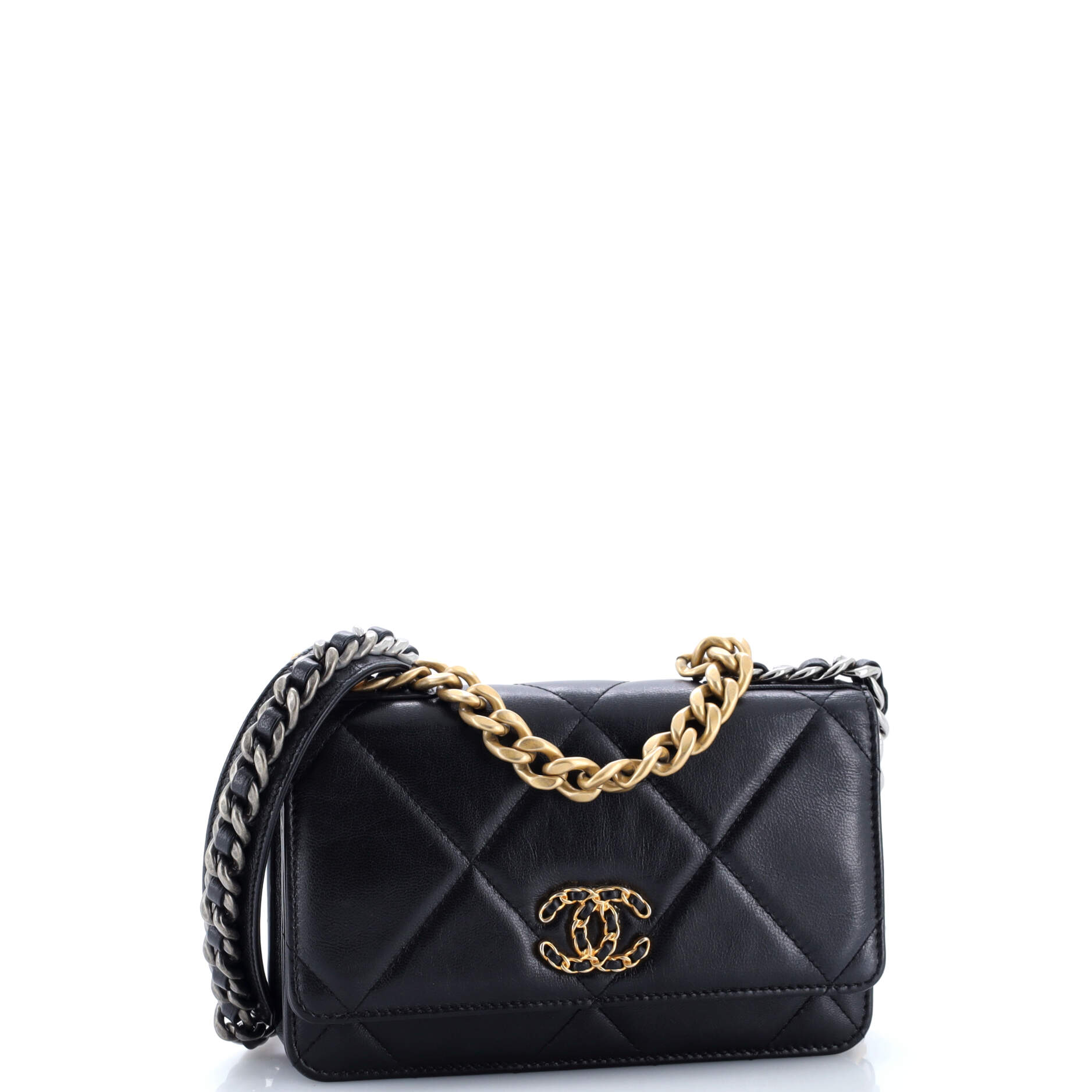 19 Wallet on Chain Quilted Lambskin