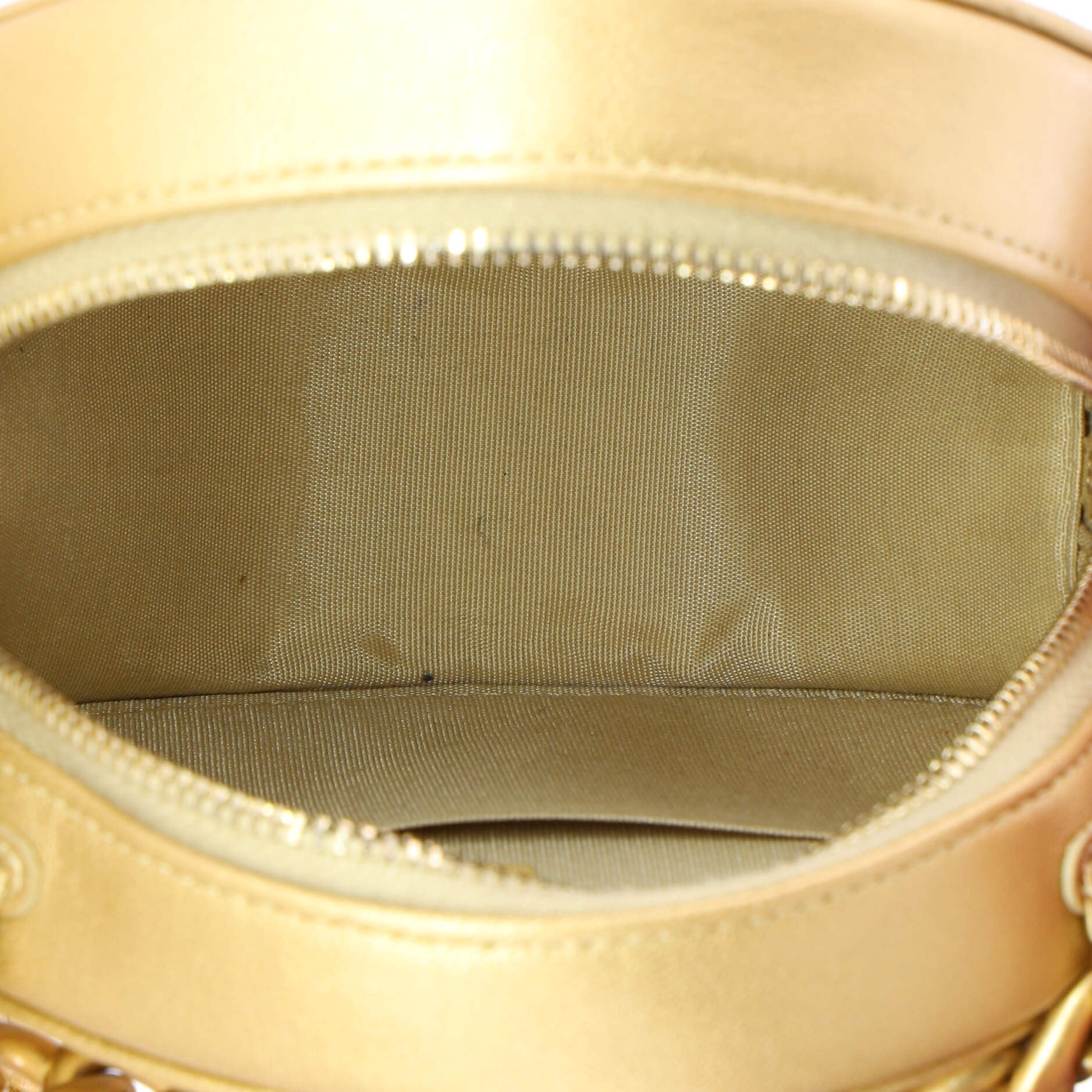 19 Round Clutch with Chain Quilted Leather