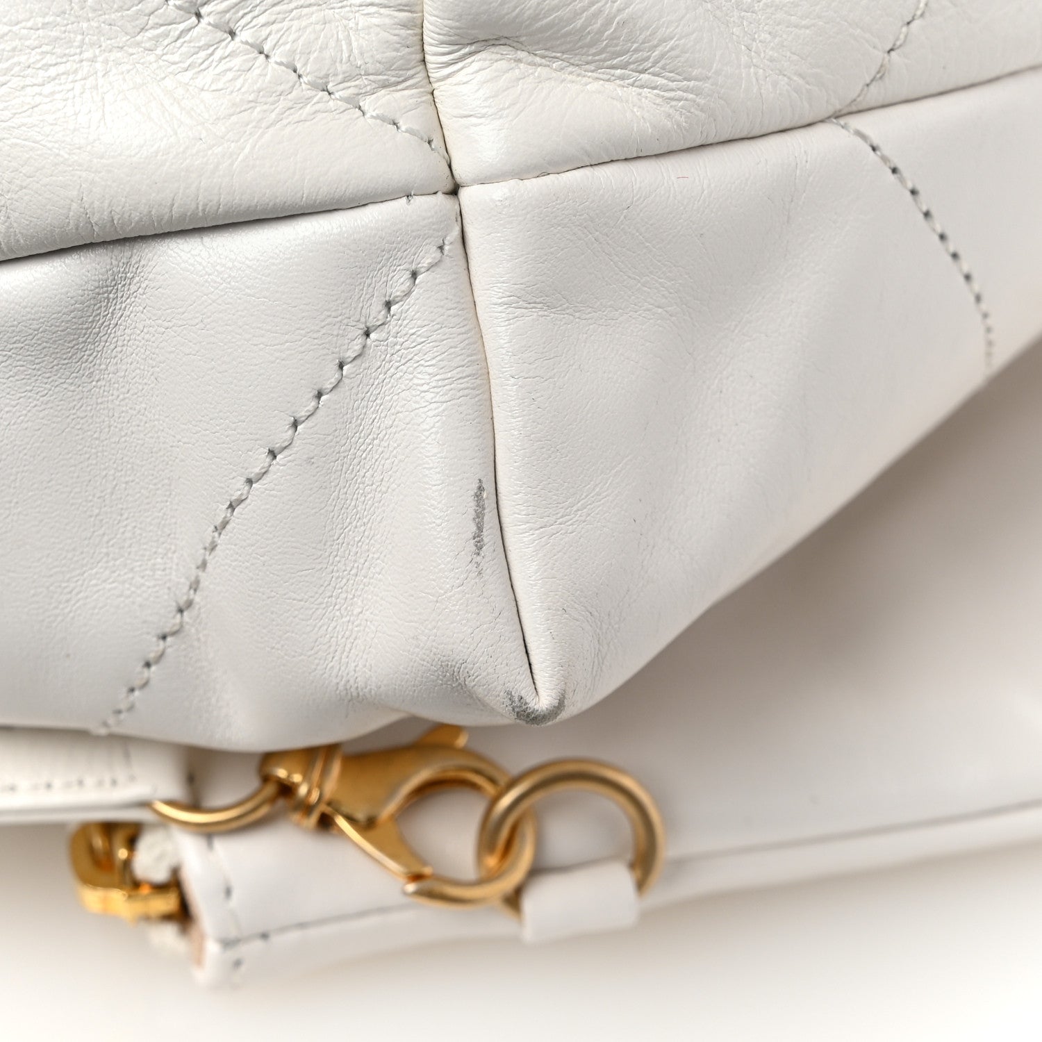 Shiny Calfskin Quilted Chanel 22 White