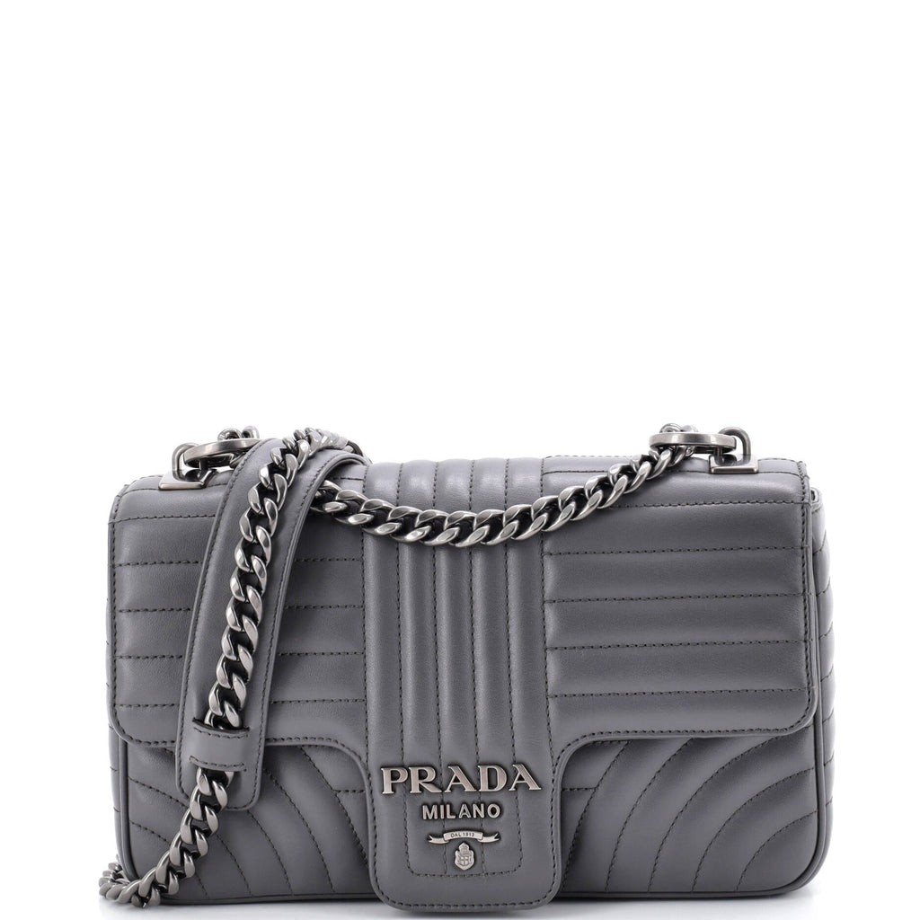 Chain Flap Shoulder Bag Diagramme Quilted Leather Medium