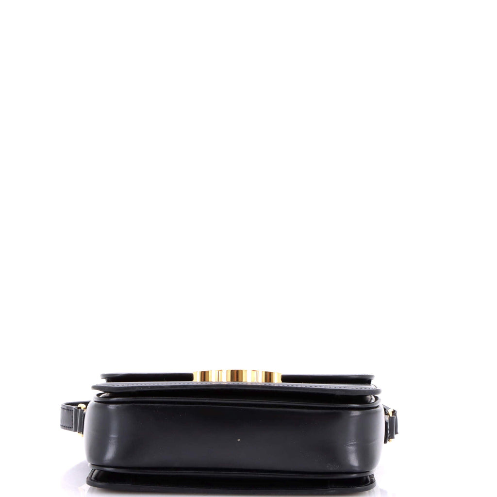 Triomphe Shoulder Bag Smooth Calfskin Teen