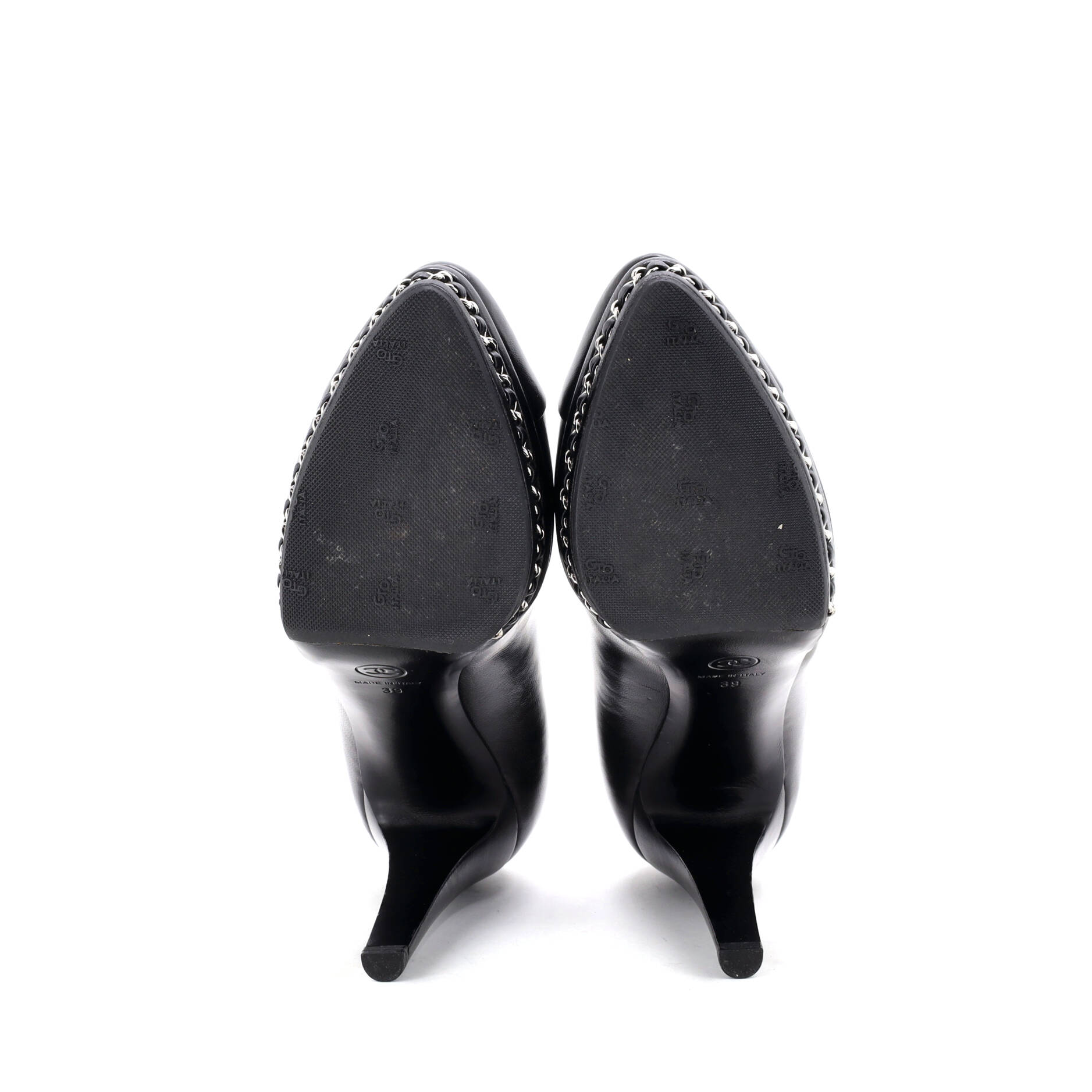Women's CC Cap Toe Chain Around Pumps Leather