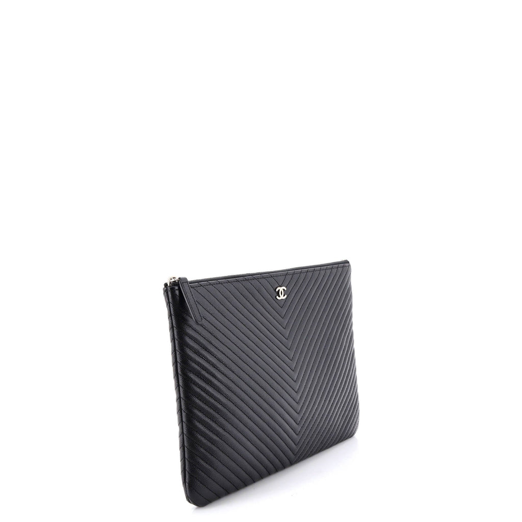 O Case Clutch Chevron Caviar Medium