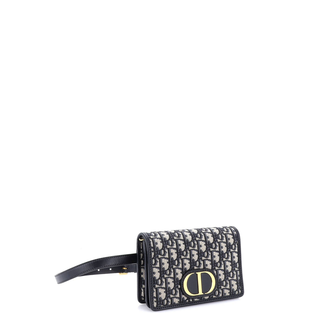 30 Montaigne 2-in-1 Pouch Oblique Canvas