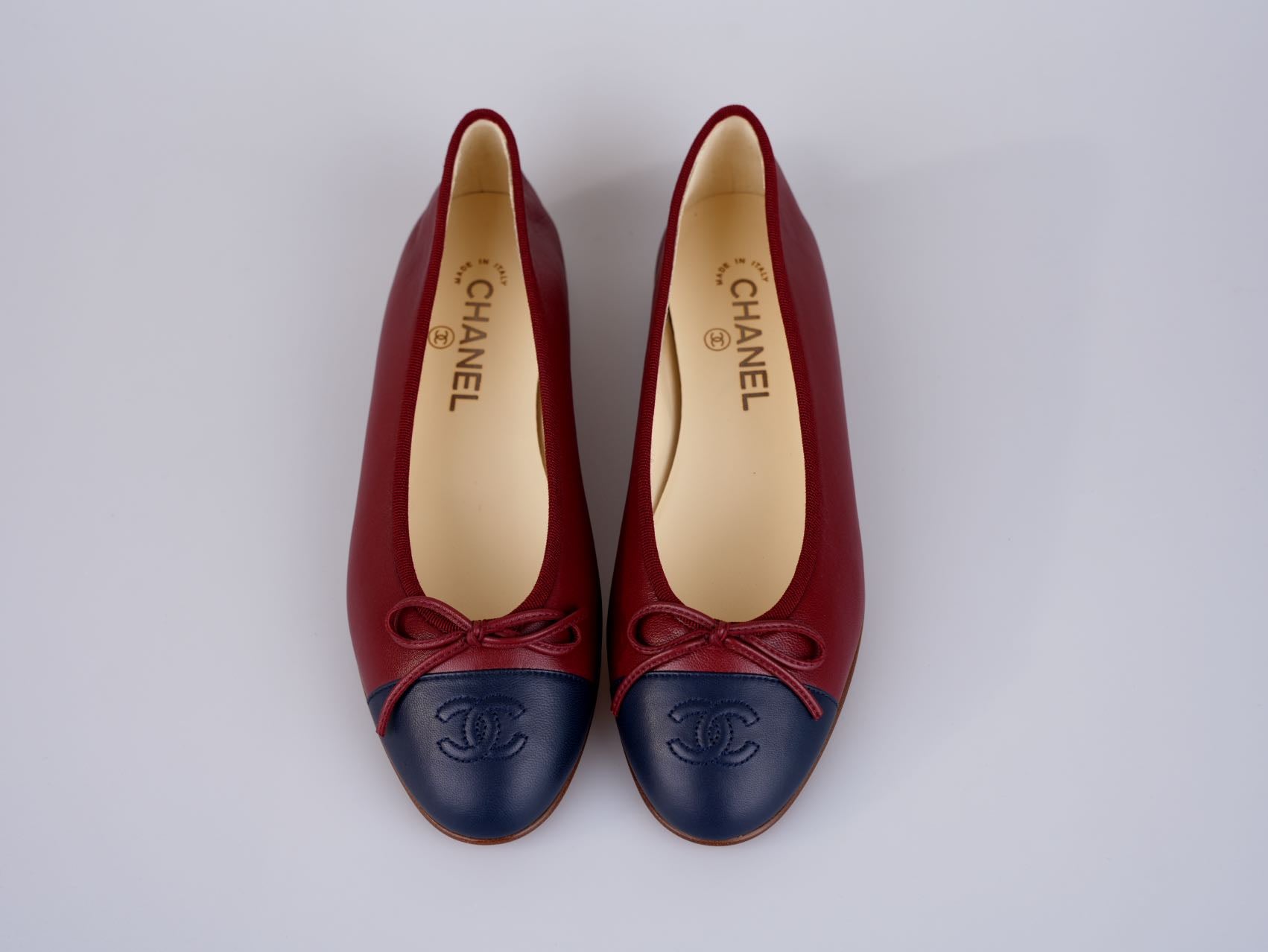Chanel Burgundy Leather CC Bow Cap Toe Ballet Flats Size 38.5