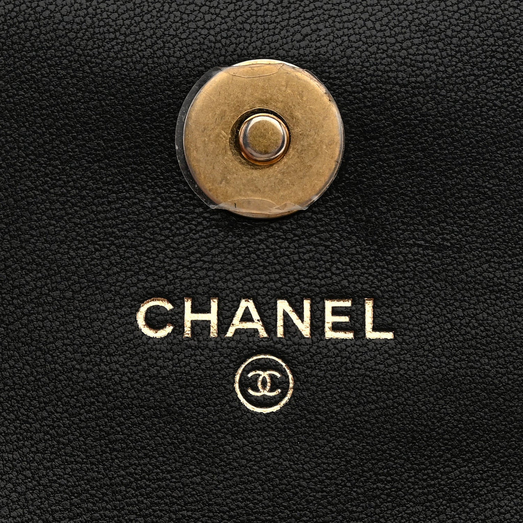 Lambskin Quilted Pearl Crush Clutch With Chain Black