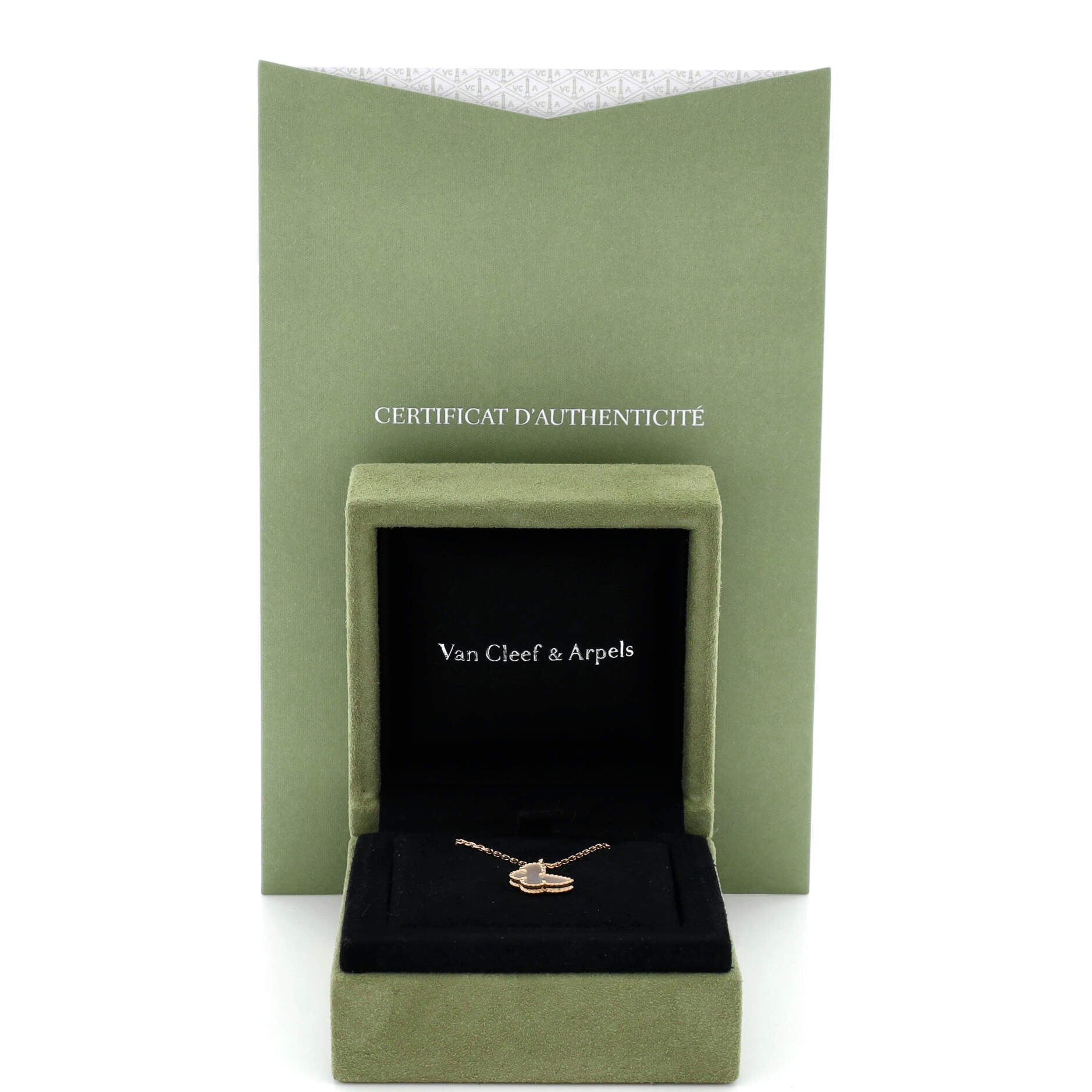 Sweet Alhambra Butterfly Pendant Necklace 18K Yellow Gold and Mother of Pearl