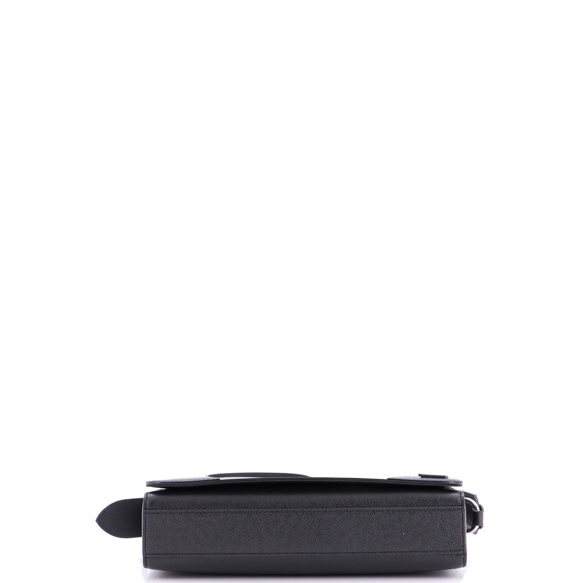 New Flap Messenger Bag Taiga Leather