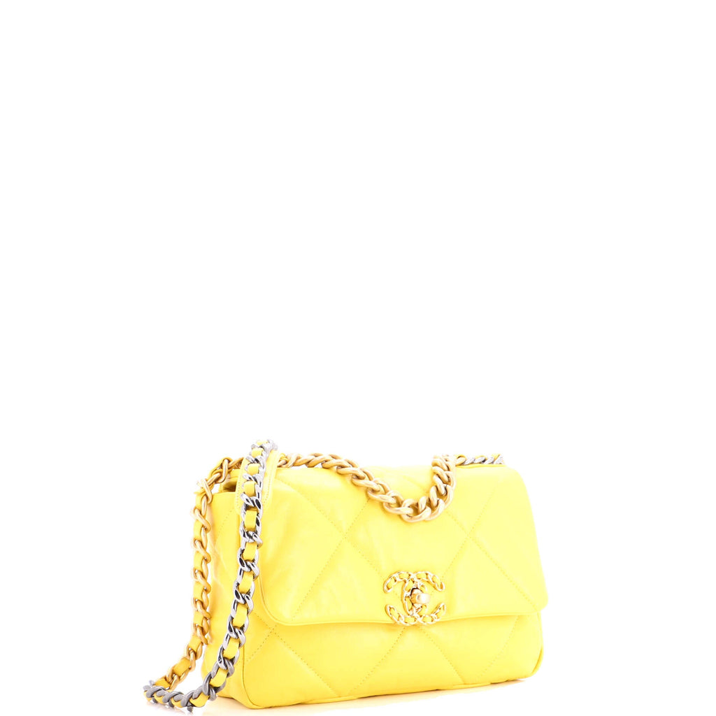 19 Flap Bag Quilted Leather Medium