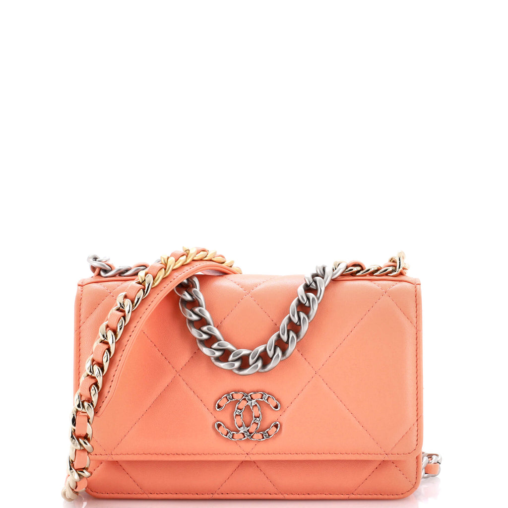 19 Wallet on Chain Quilted Lambskin