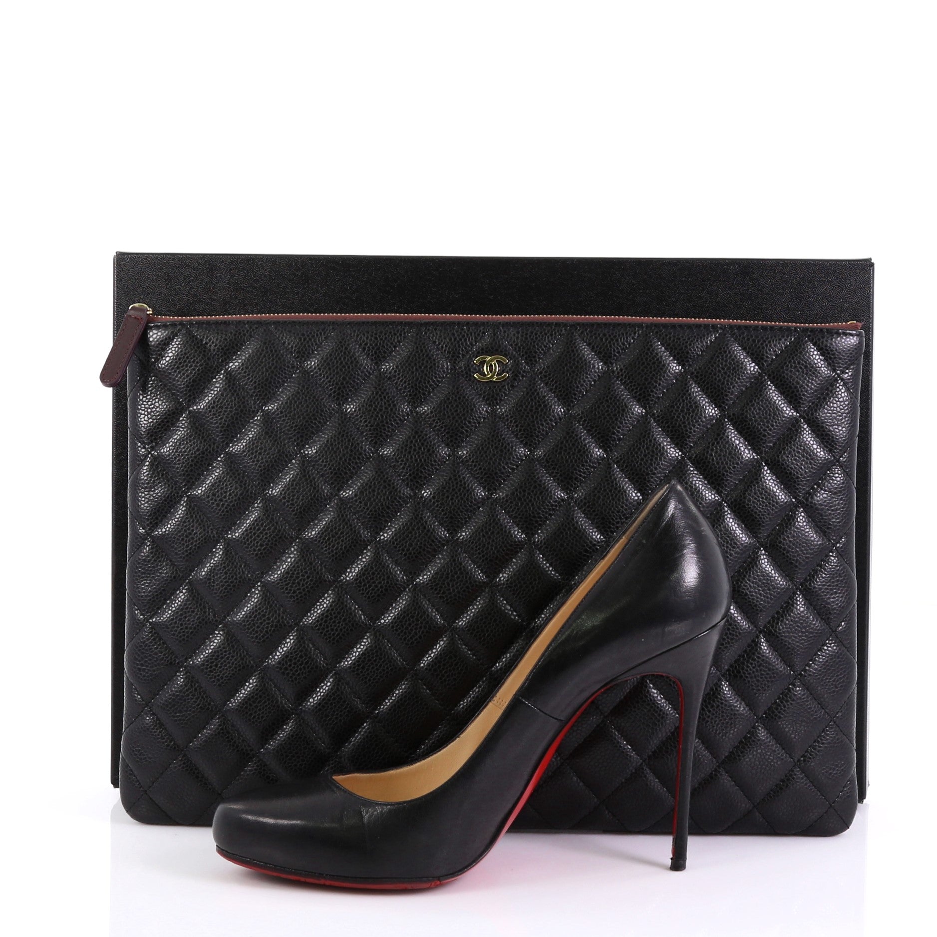 O Case Clutch Quilted Caviar Large