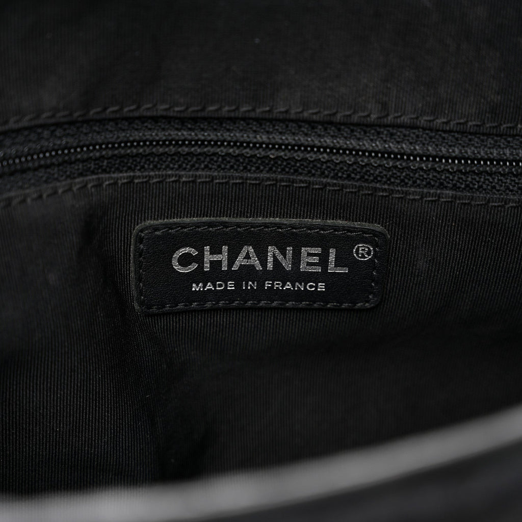 Crumpled Calfskin Quilted Medium Casual Rock Flap Black