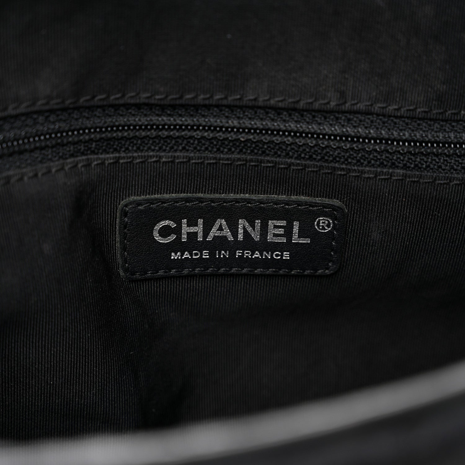 Crumpled Calfskin Quilted Medium Casual Rock Flap Black
