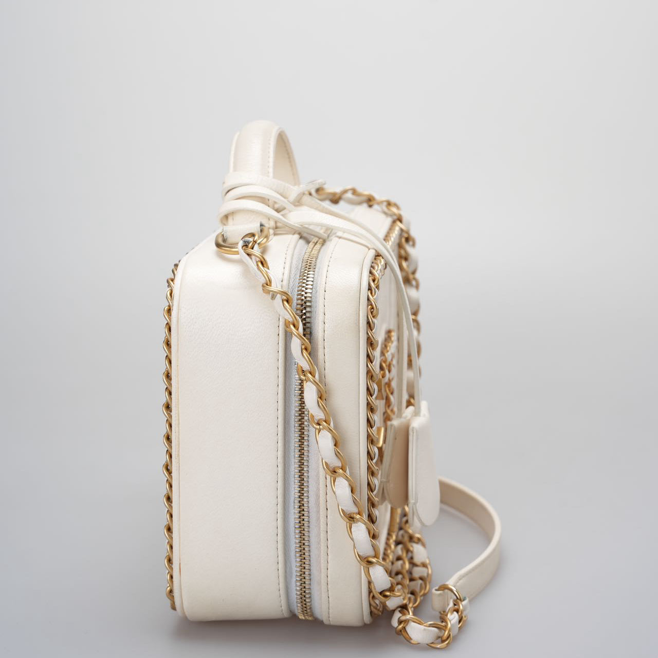 Chanel White Vanity Case Bag In Quilted Leather CC Filigree Chain Around