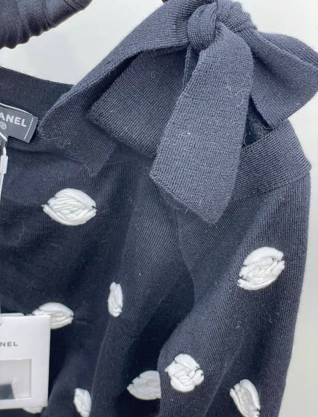 CHANEL 23K CAMÉLIA OFF SHOULDER TIE TOP Size 34