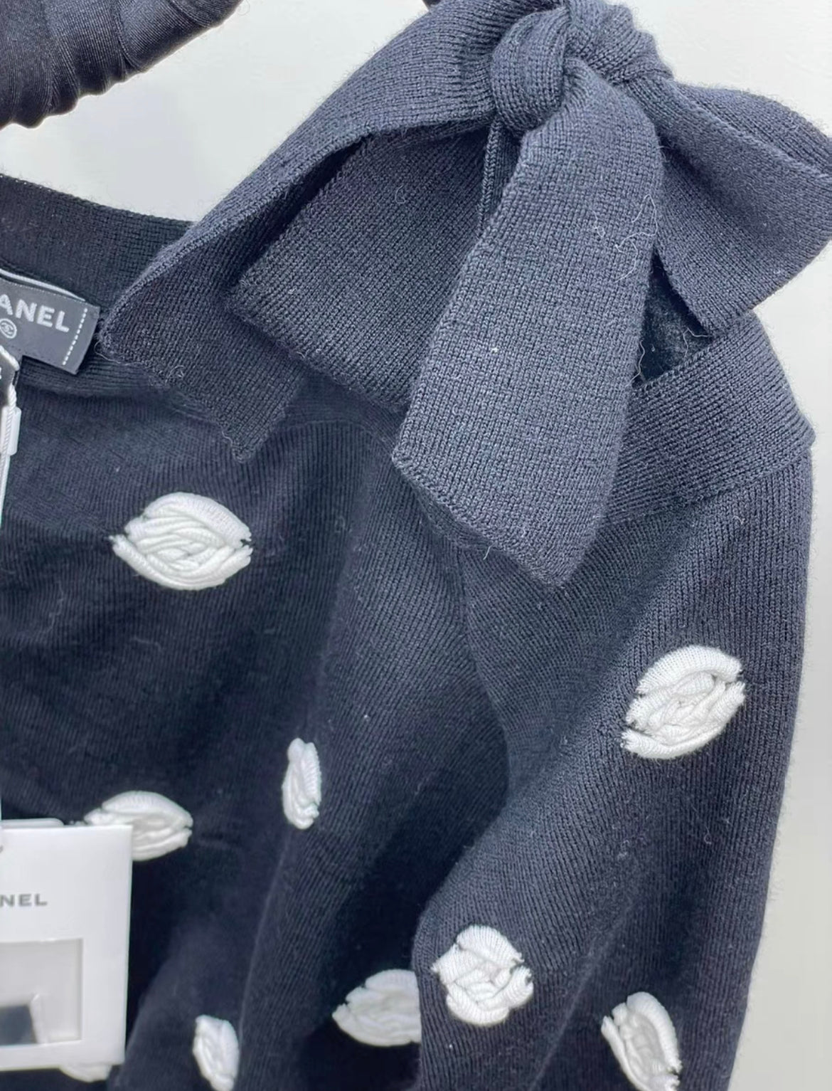 CHANEL 23K CAMÉLIA OFF SHOULDER TIE TOP Size 34