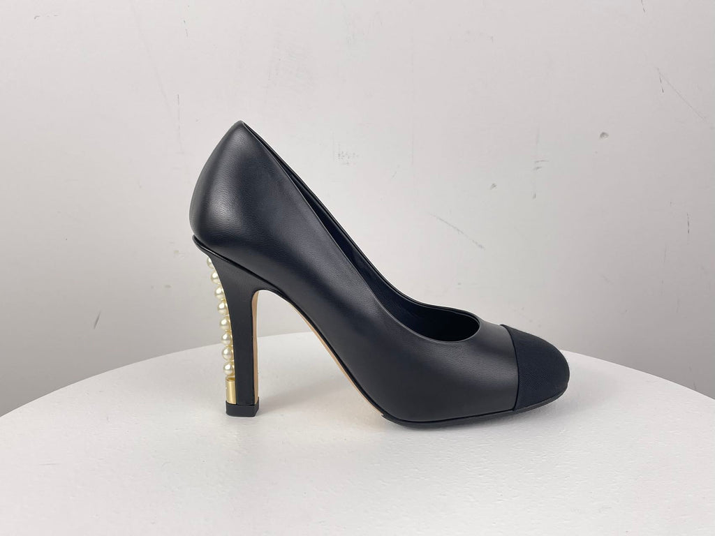 Chanel Leather Black Pumps with Pearls Heels CC Logo 35