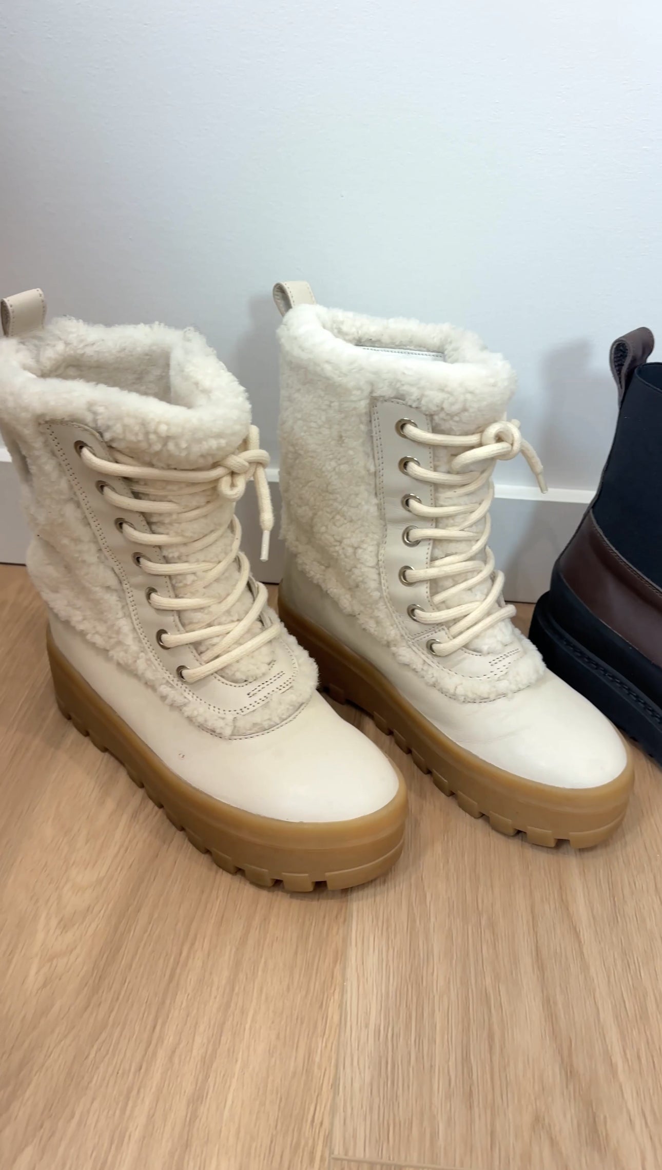 Mackage Hero-WSH Ivory Platform Shearling Snow Boot - 37