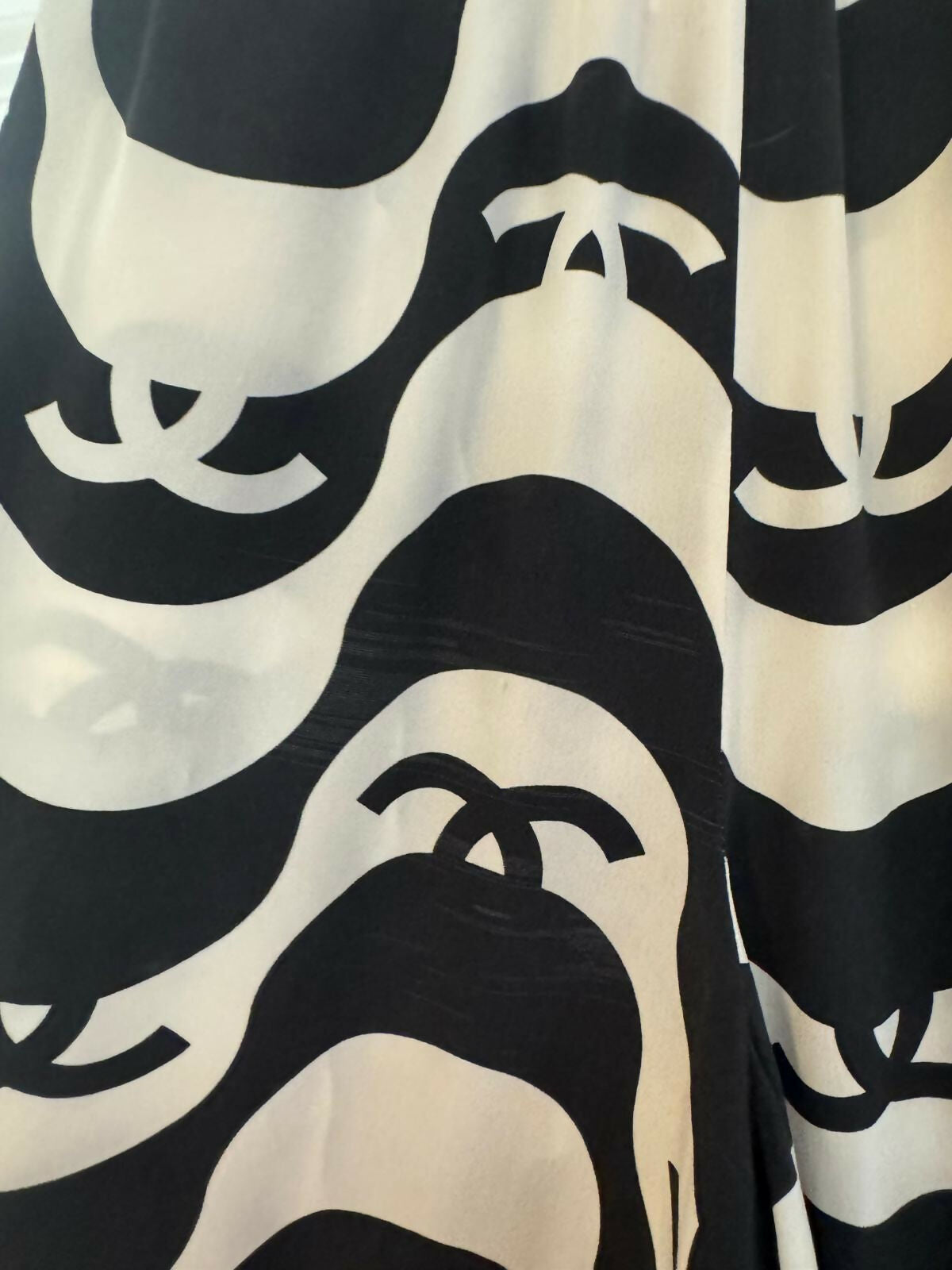 Chanel 2021 SS Wave Pants – Black & White