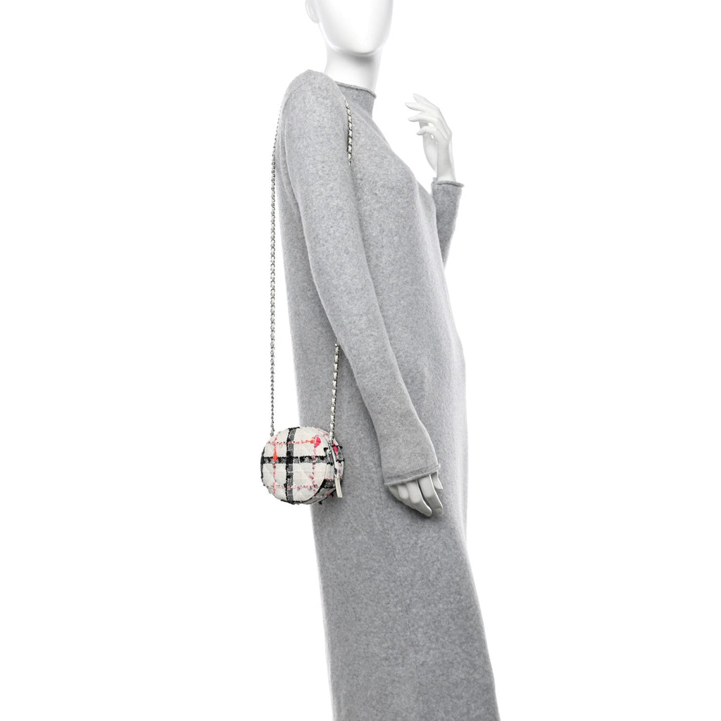 Tweed Quilted Round Clutch With Chain Black White Multicolor