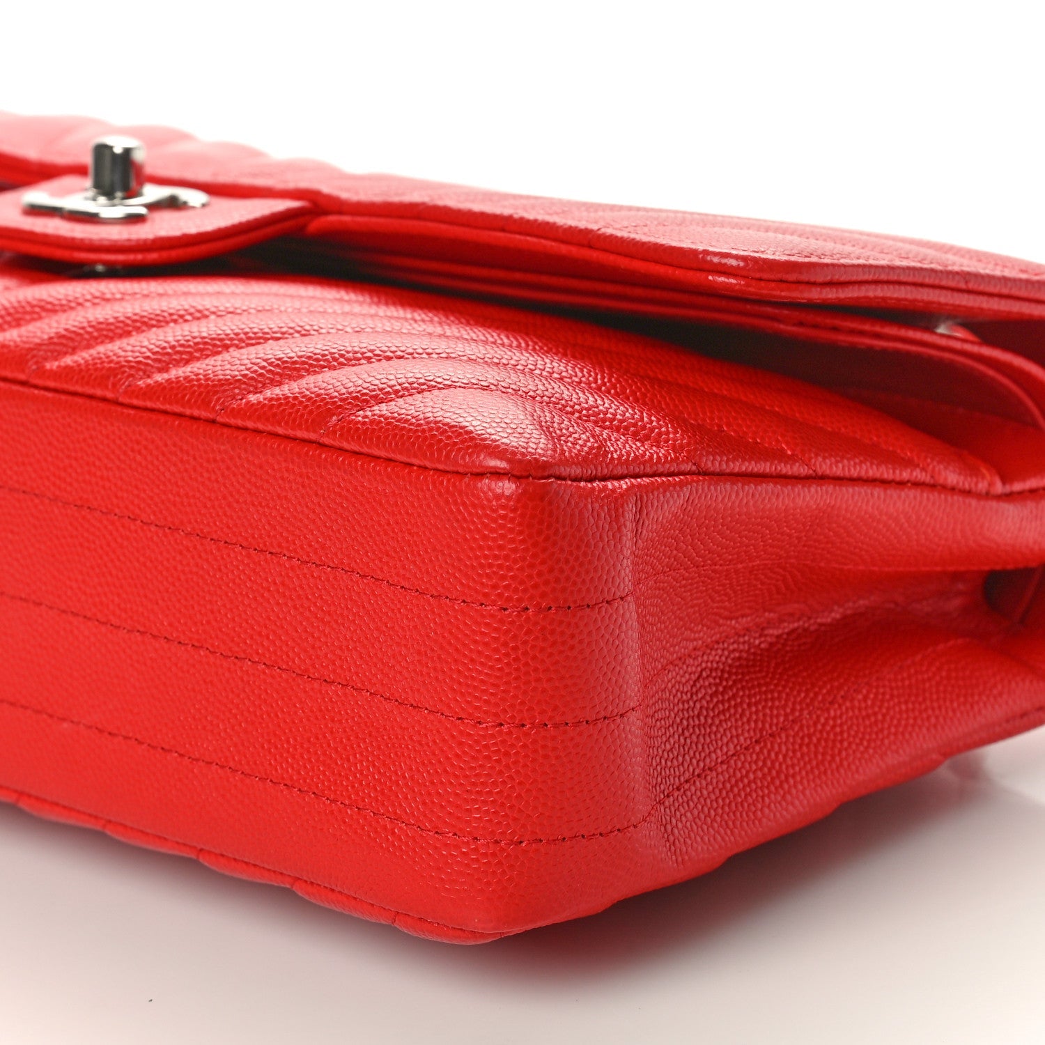 Caviar Chevron Quilted Medium Double Flap Red