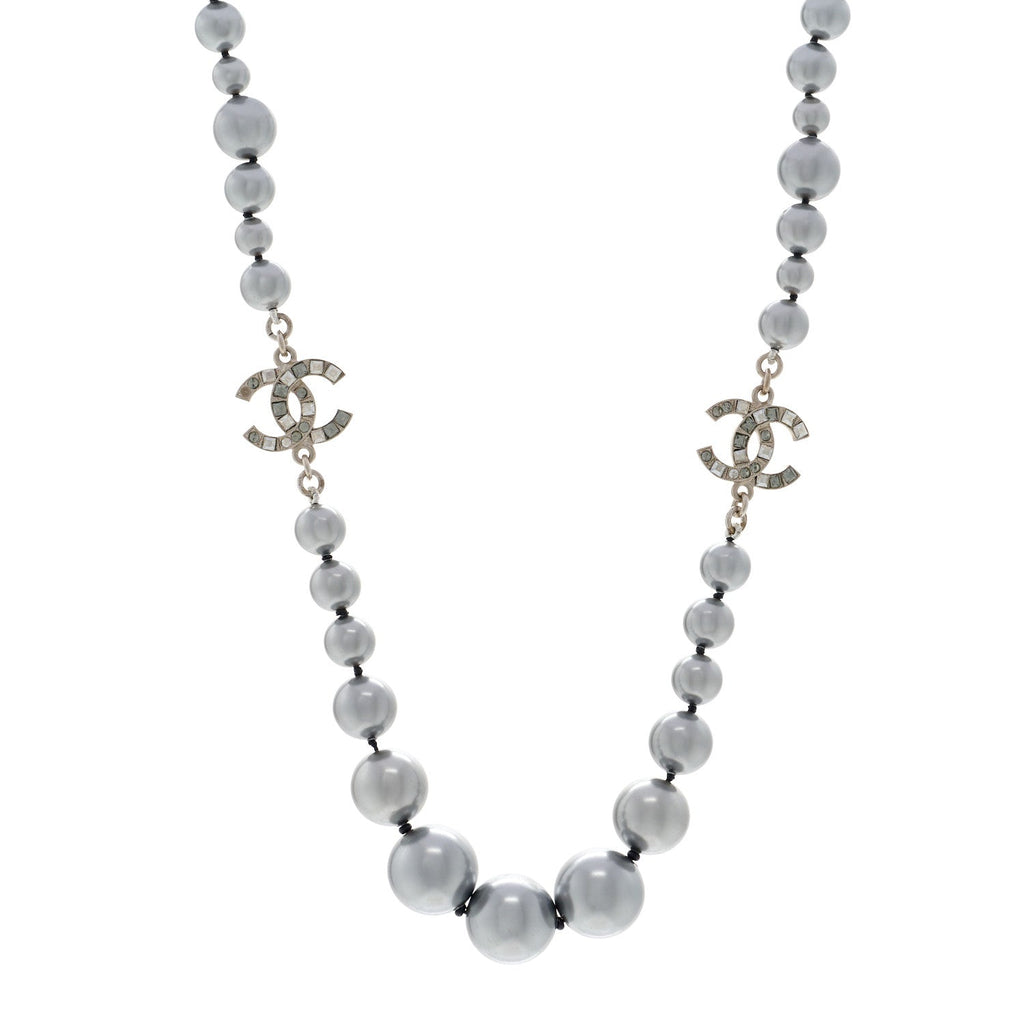 Crystal Baguette Graduated Pearl CC Short Necklace Silver Grey