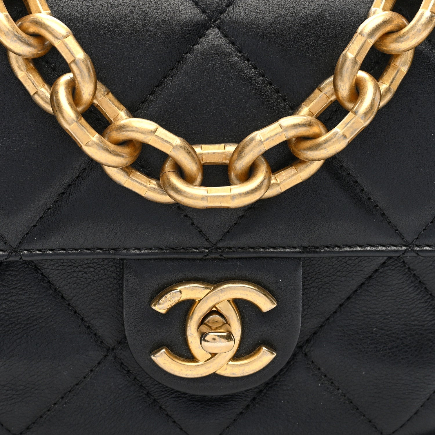 Lambskin Quilted Mini Chain Flap Messenger Bag Black