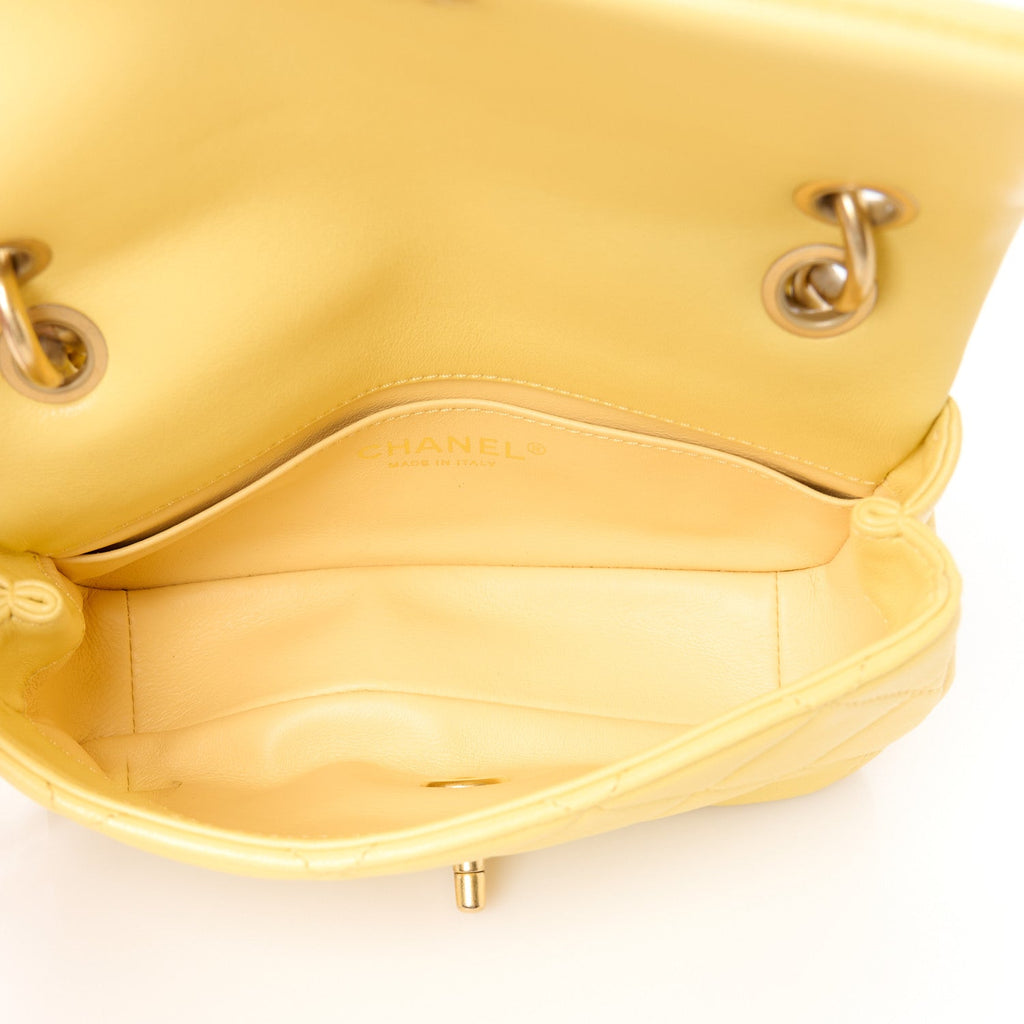 Shiny Lambskin Small Chain Is More Flap Yellow