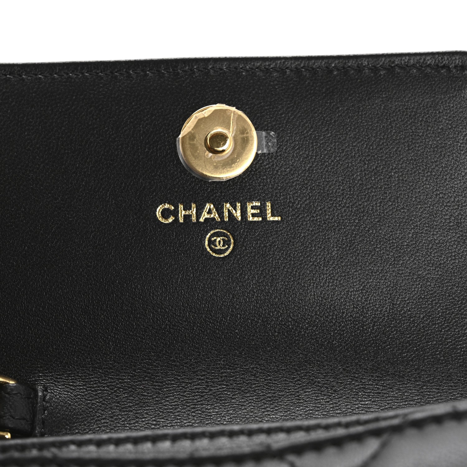Lambskin Quilted Flap  Holder With Cuff Black