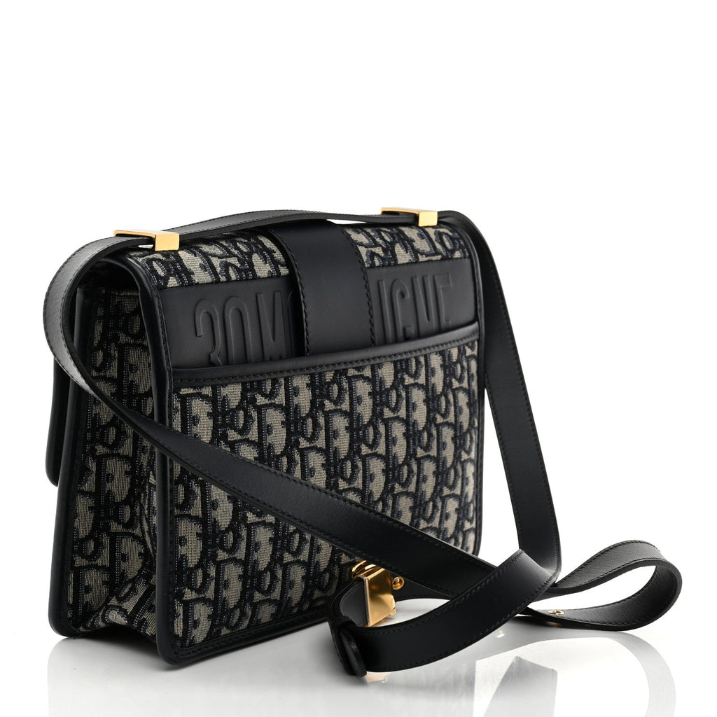 Oblique 30 Montaigne Flap Bag Blue