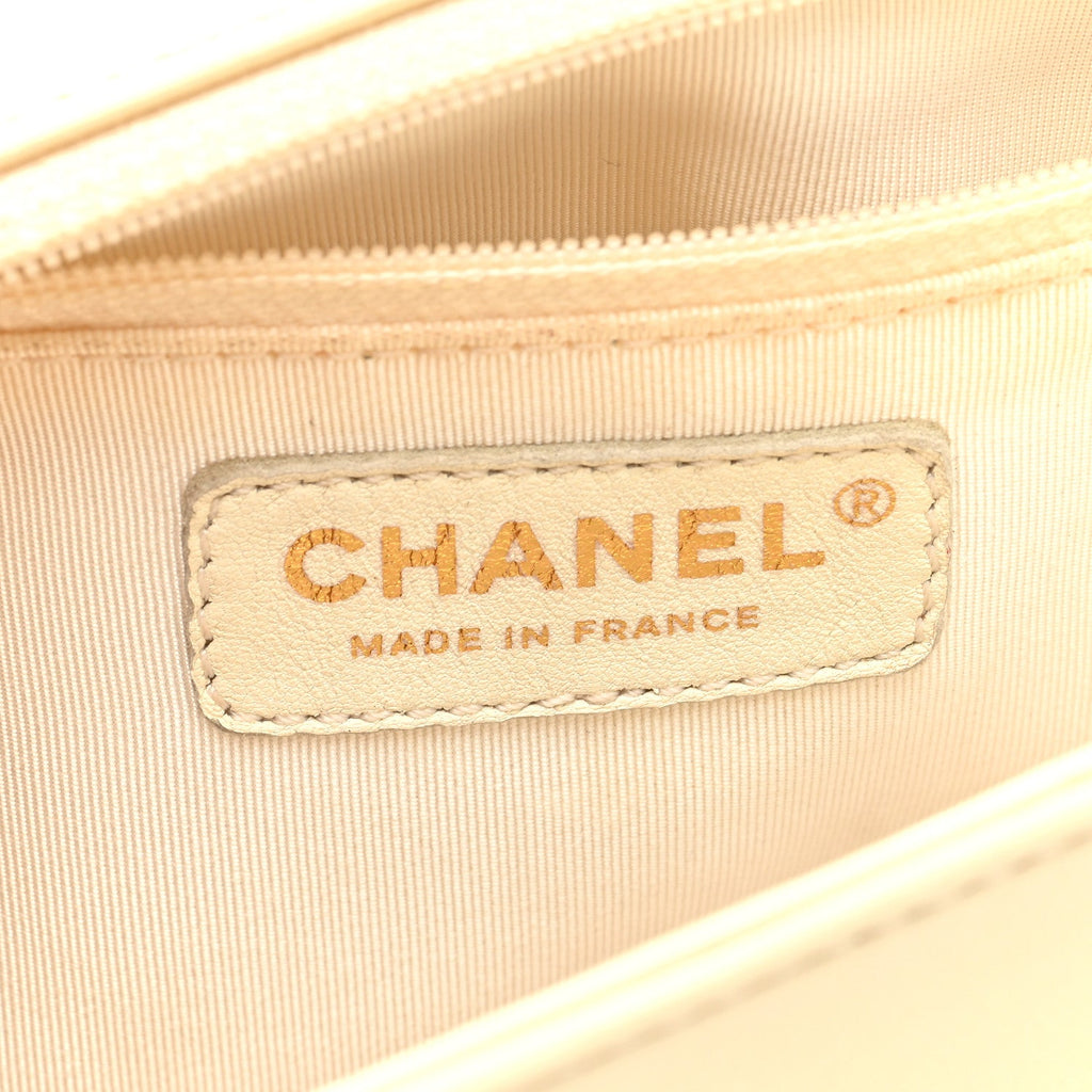 Caviar Quilted New Medium Boy Flap Light Beige