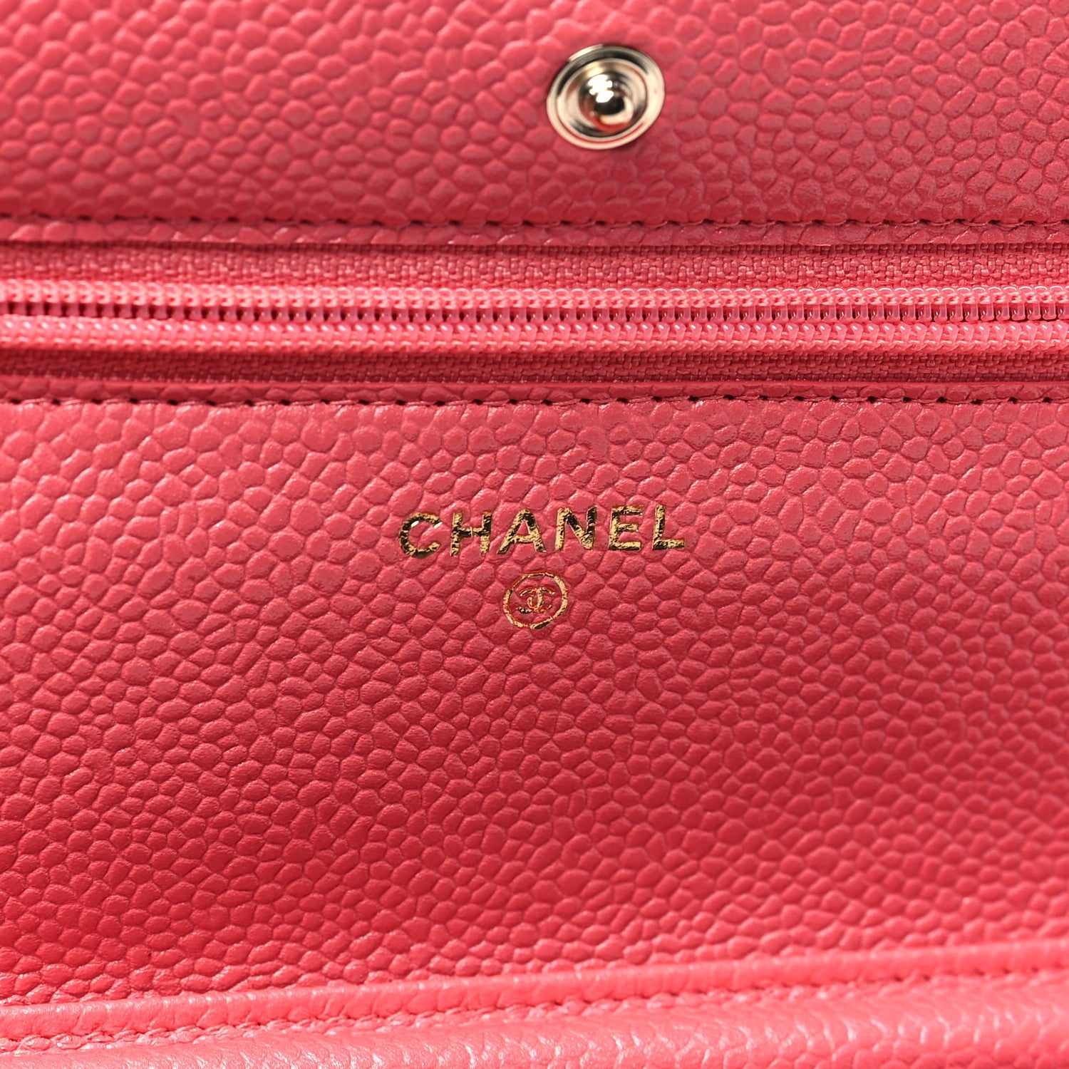 Caviar Quilted Wallet on Chain WOC Pink