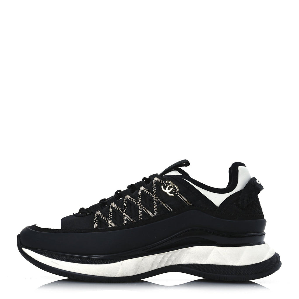 Mixed Fibers Suede Calfskin CC Sneakers 39 White Black