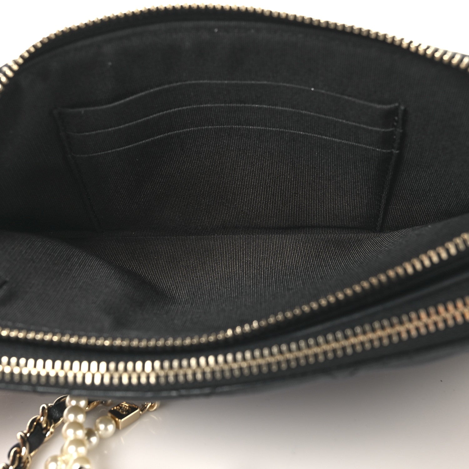 Iridescent Lambskin Quilted Pearl Clutch With Chain Black