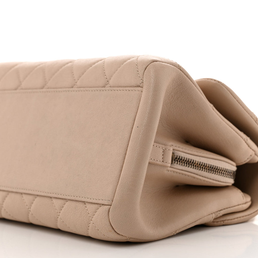 Shiny Sheepskin Quilted Small Trapezio Flap Beige