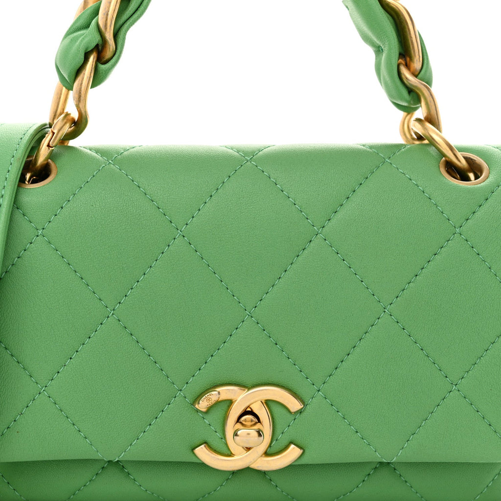 Shiny Lambskin Small Chain Is More Flap Green