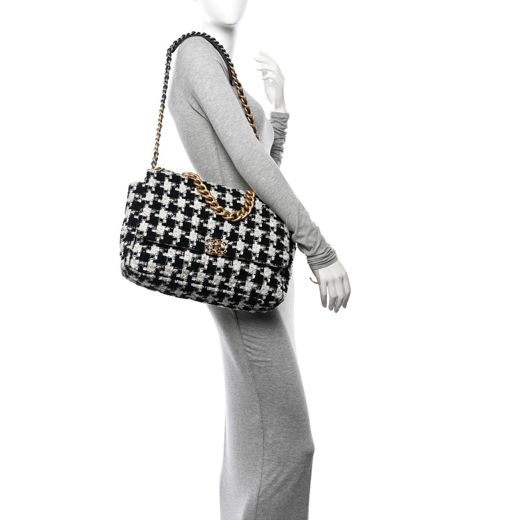 Tweed Quilted Maxi Chanel 19 Flap Black Ecru White