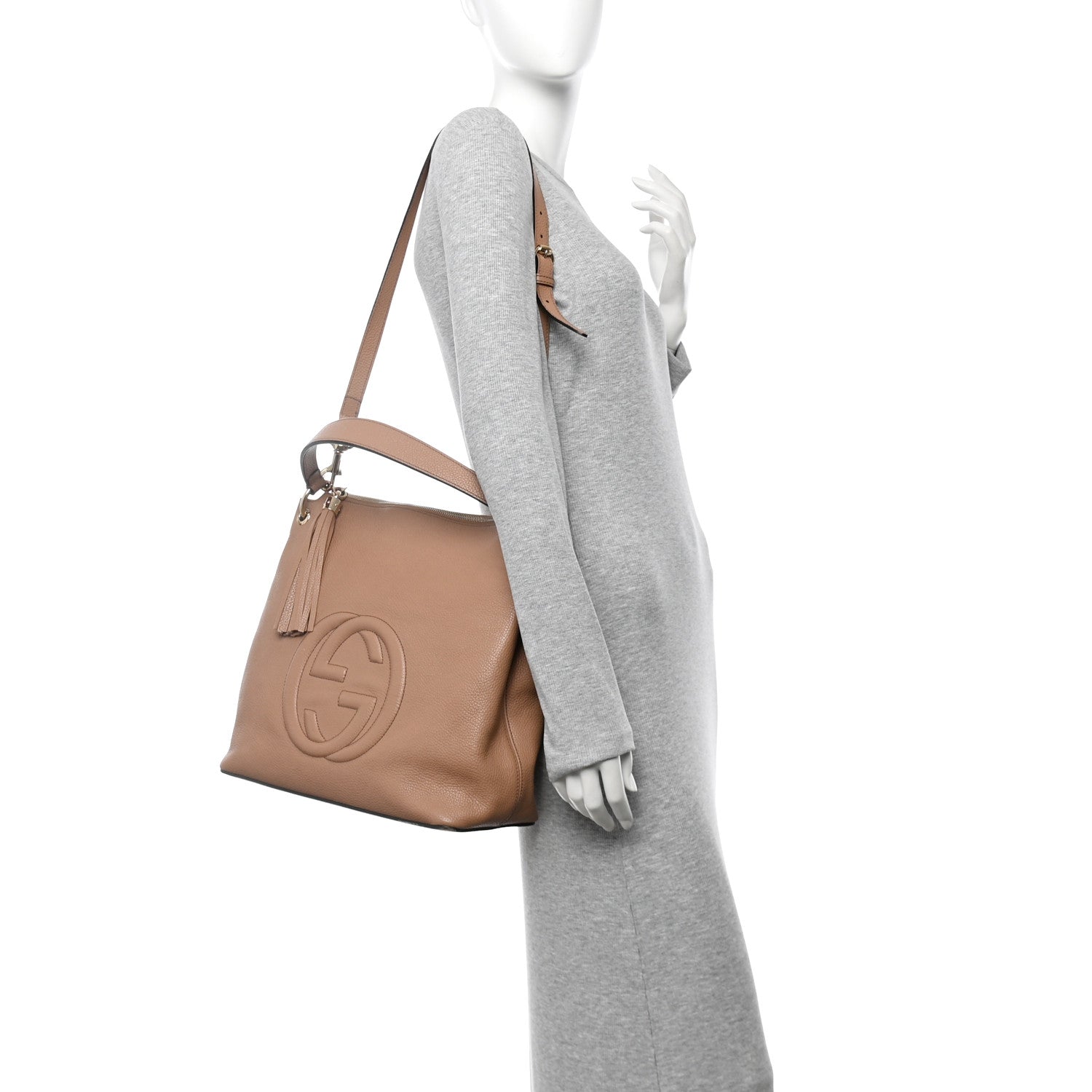 Pebbled Calfskin Large Soho Hobo Camelia
