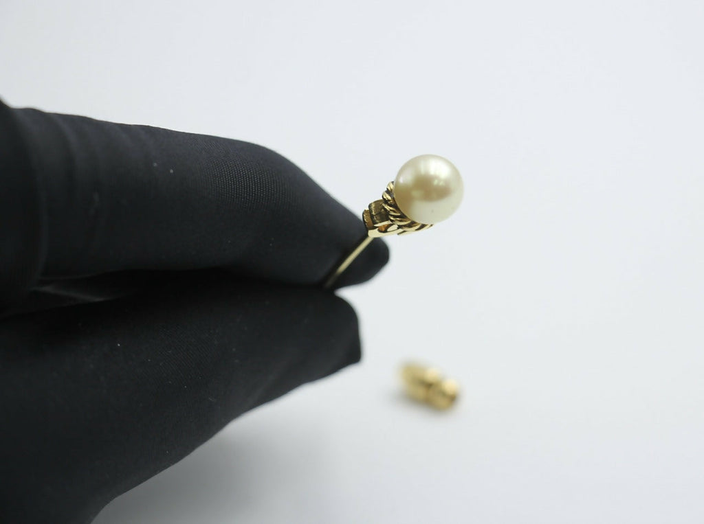 Chanel Vintage 1954-71 Gold-plated Imitation Pearl Twist CC Bar Brooch