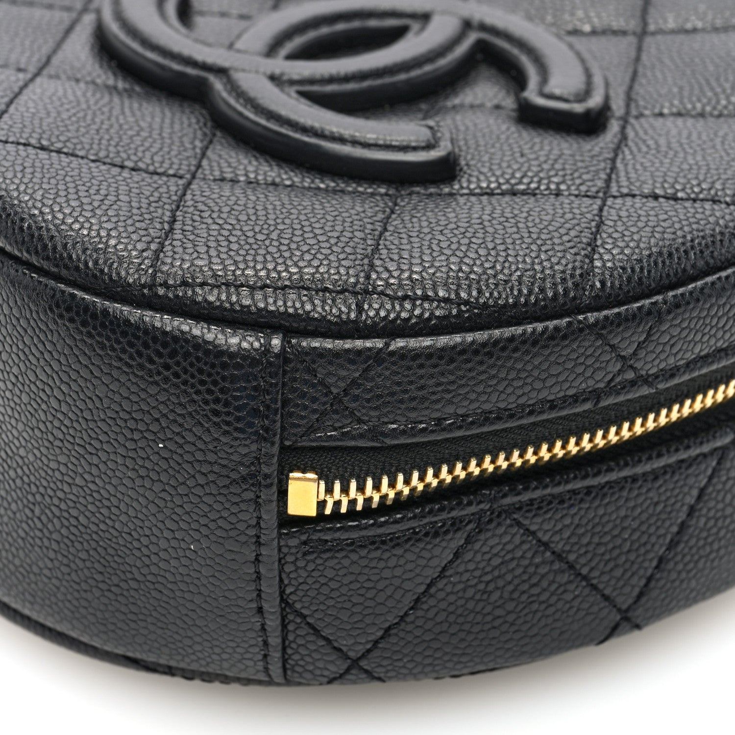Caviar Quilted Small Round Vanity With Chain  Black