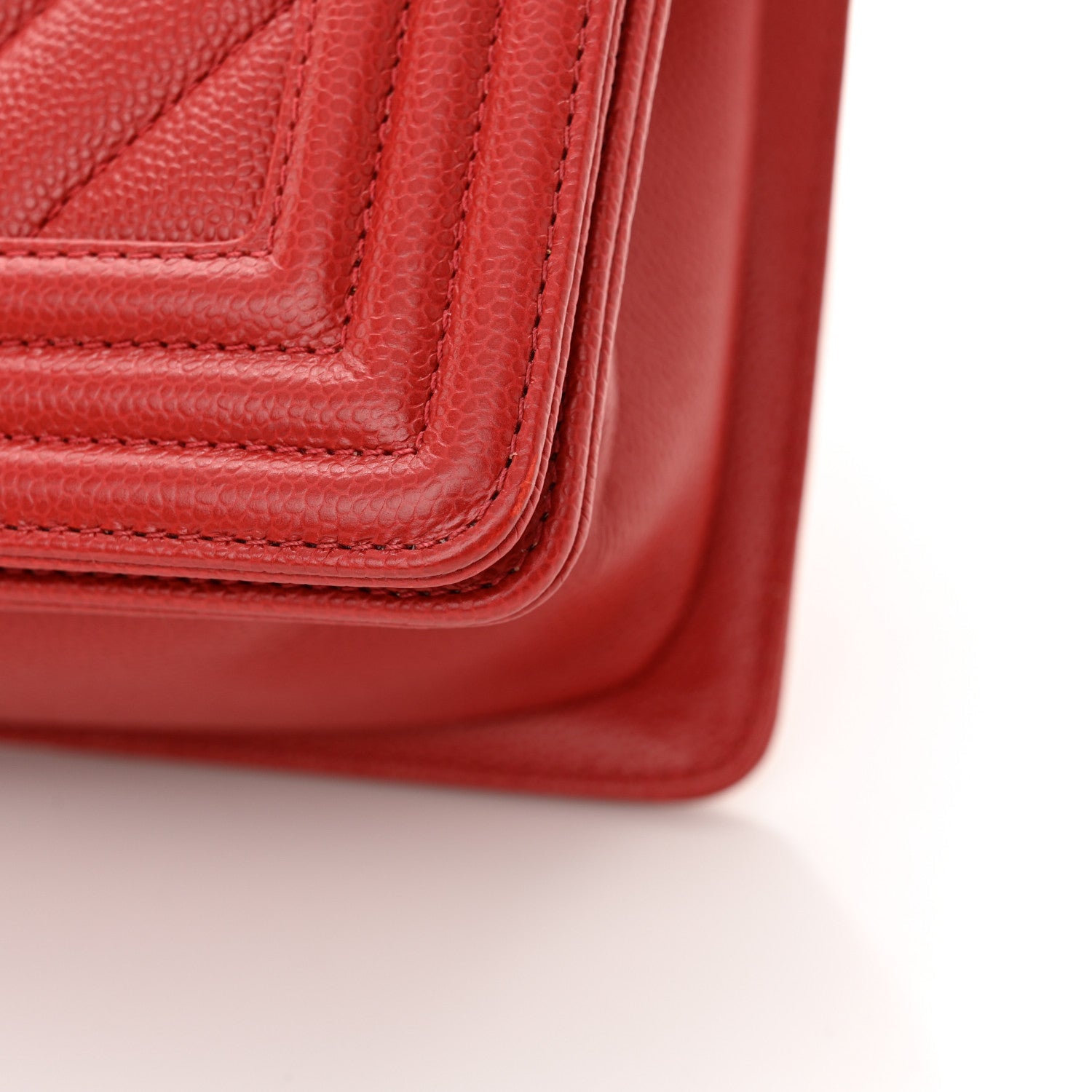 Caviar Chevron Quilted Medium Boy Flap Red