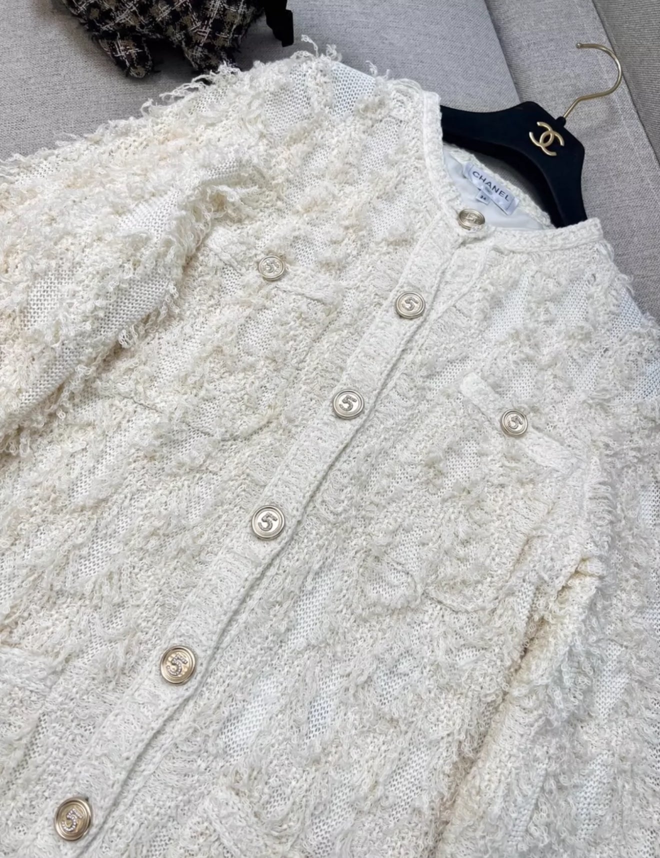 Chanel 21S off-white tassel igan