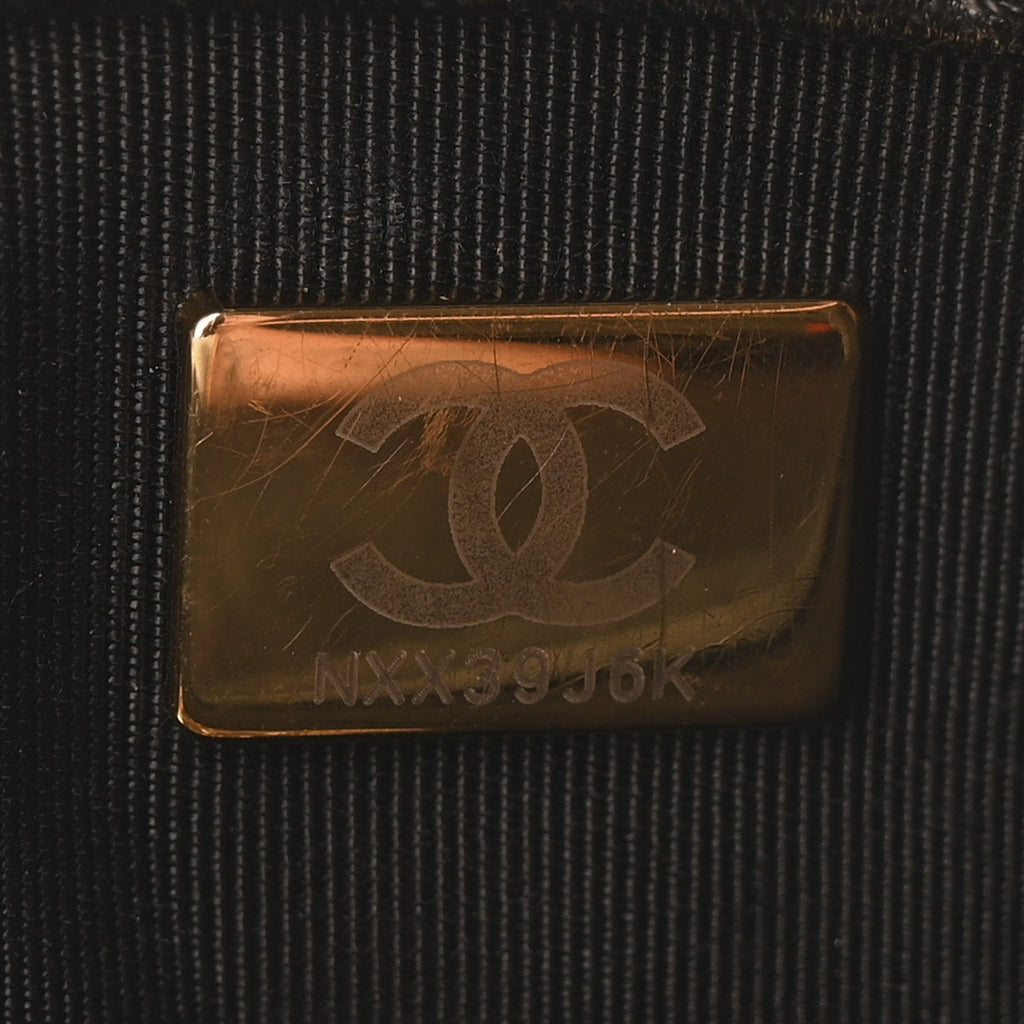 Lambskin Chain Quilted Medium Chanel 19 Flap Black