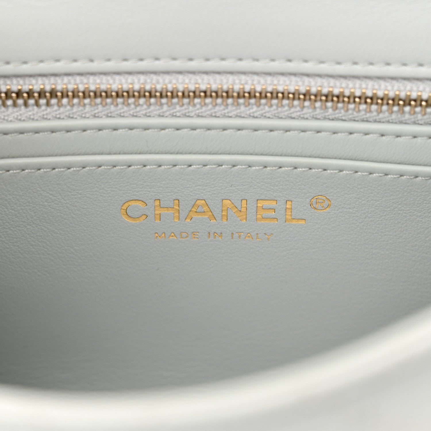Lambskin Quilted Mini Pearl Crush Flap Light Grey