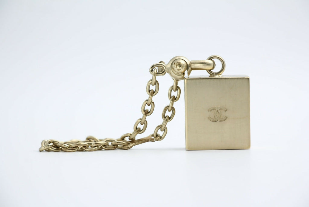 Chanel Vintage 06C Enamel + Metal + Resin White Camellia Handbag Charm Keychain