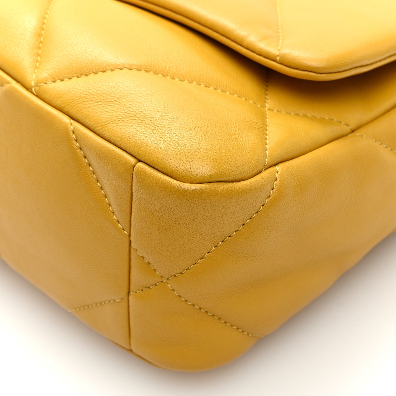 Lambskin Quilted Medium Chanel 19 Flap Yellow