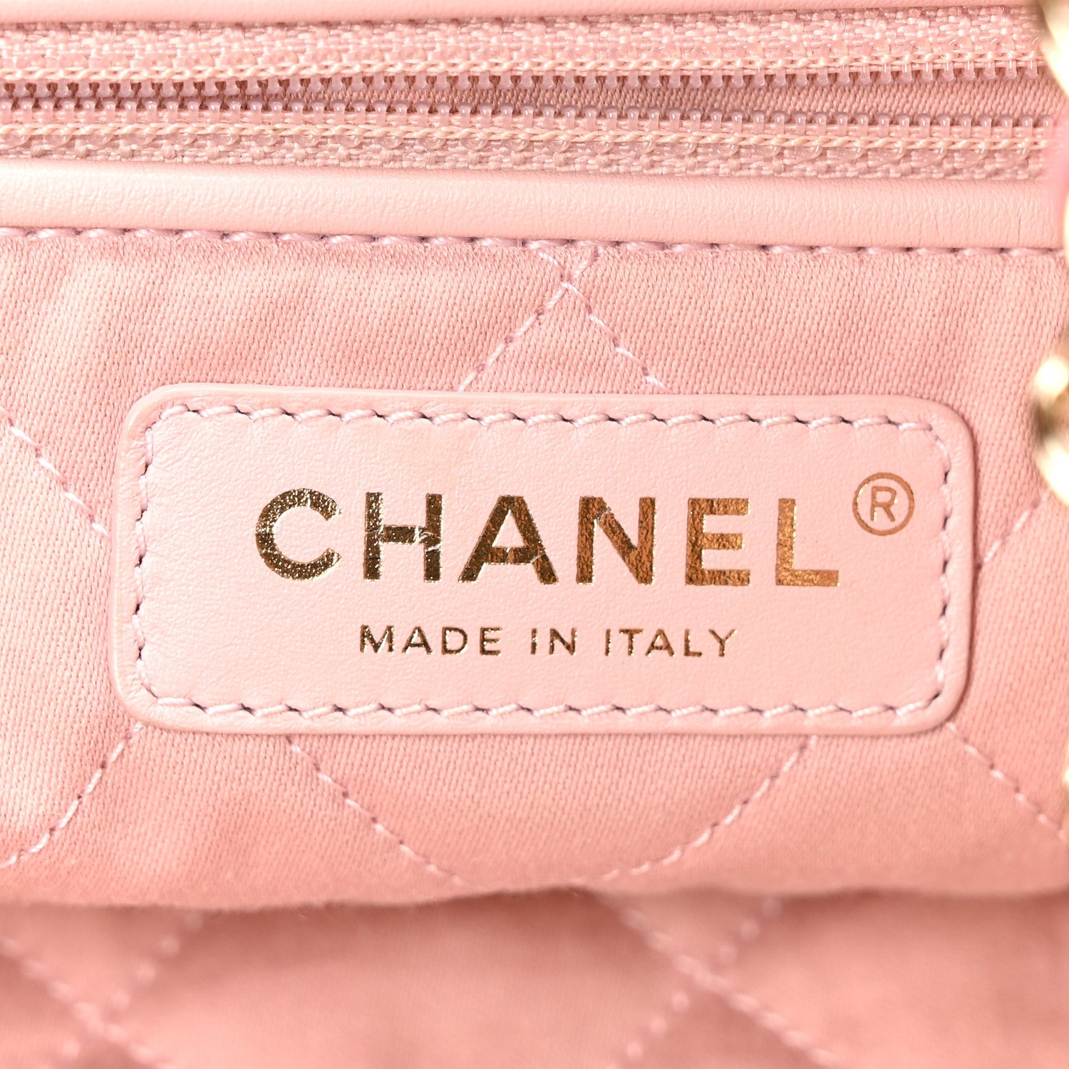 Metallic Shaded Calfskin Quilted Chanel 22 Pink