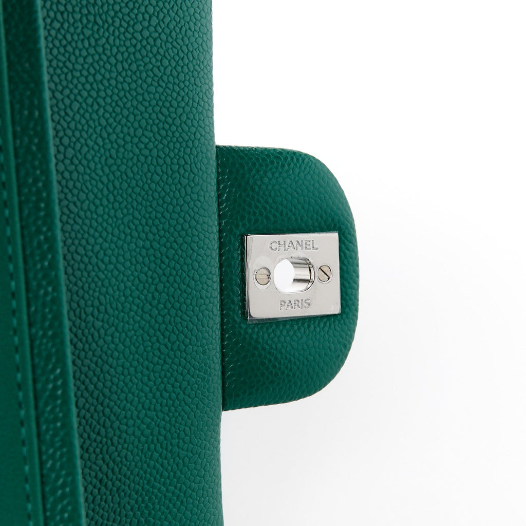 Caviar Quilted Medium Double Flap Green