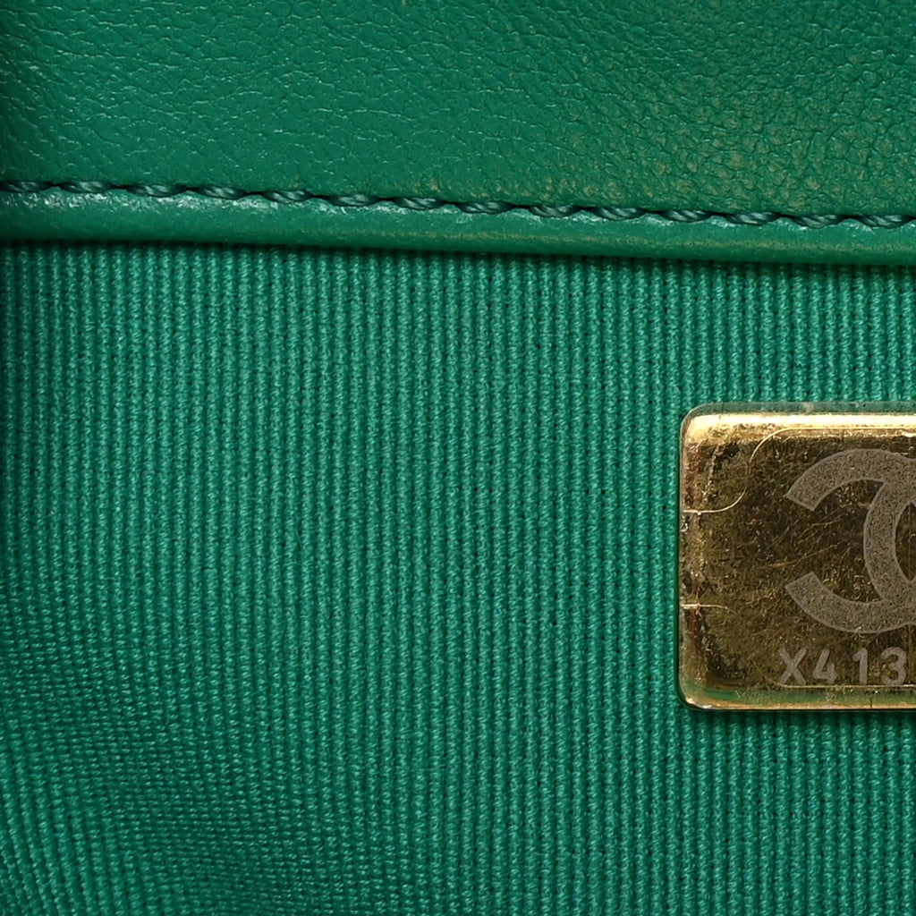 Lambskin Quilted Medium Chanel 19 Flap Green